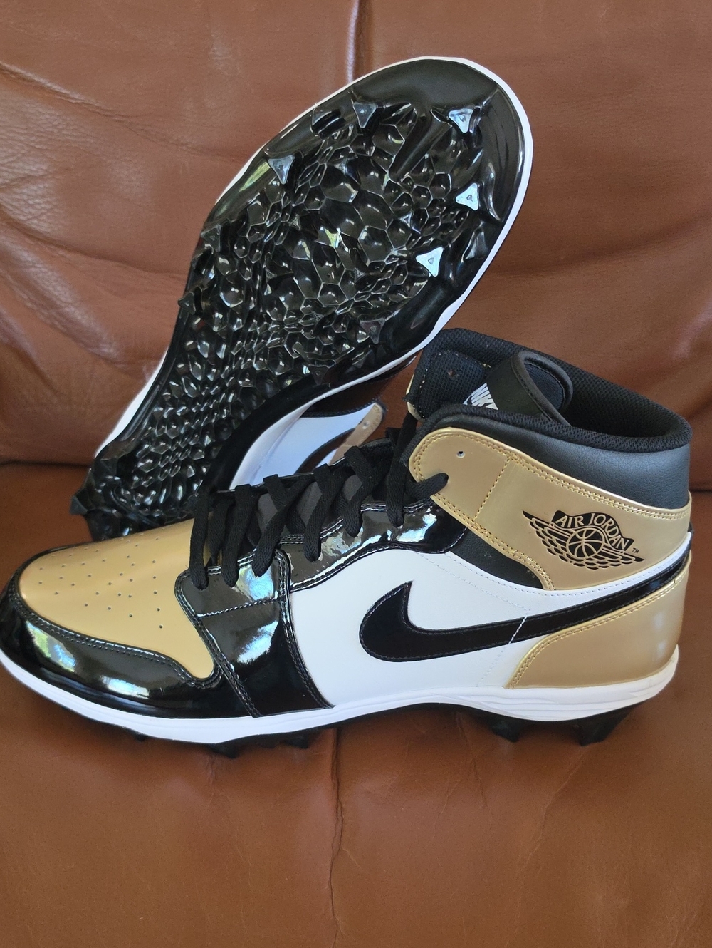 Nike Air Jordan Men's Football Cleats Size 17 gold black  NEW without box